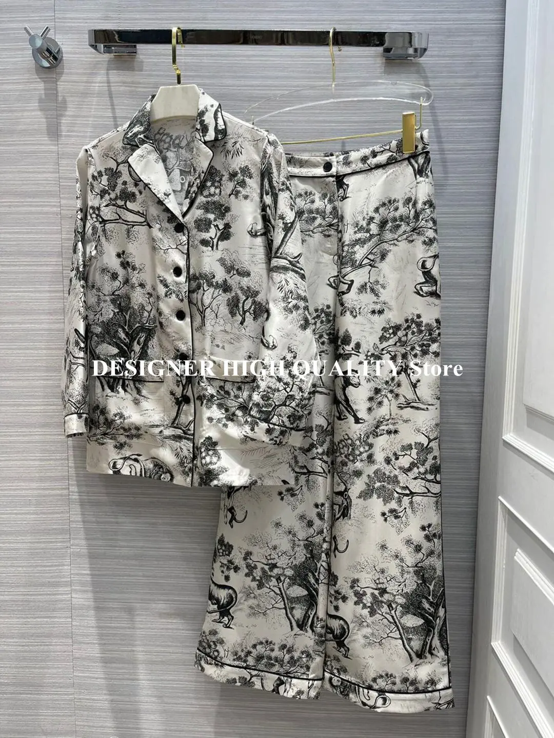 Vintage Ink Print Animal Pattern Women's Pajamas 2021 New Fashion 100% Silk Shirt With Long Pants Suit Runway Designer Pajama