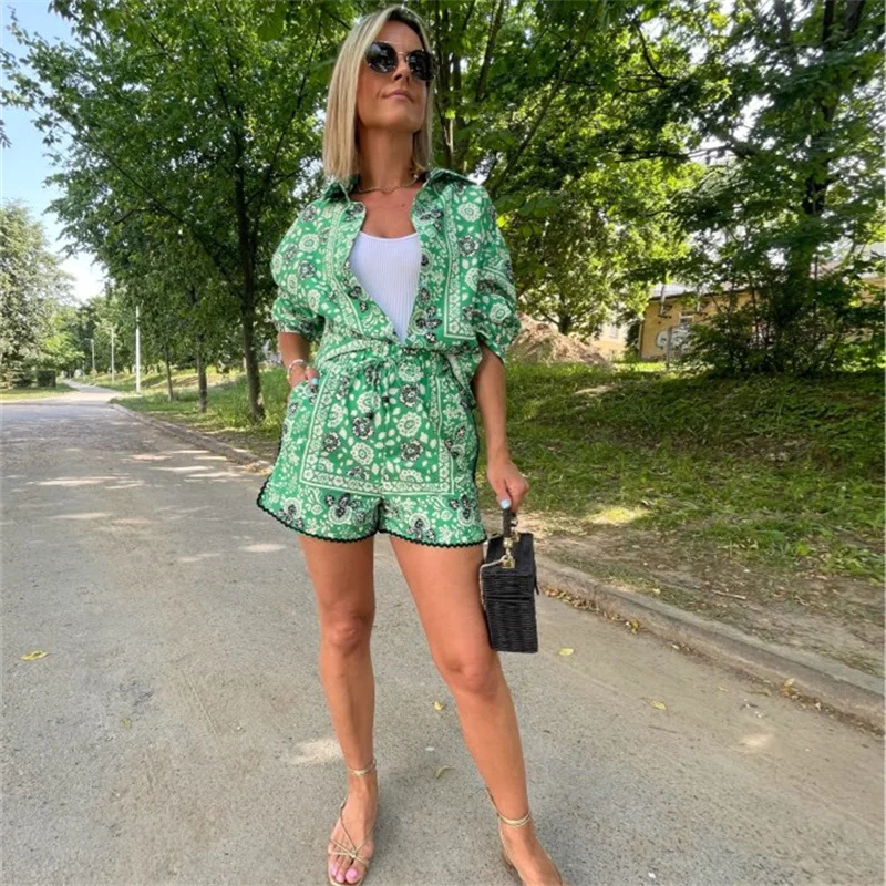 

ZA 2021 Green Print Crop Top Women Fashion Lapel Long Sleeve Pleats Shirt Vintage Elastic High Waist Scalloped Trim Woman Shorts