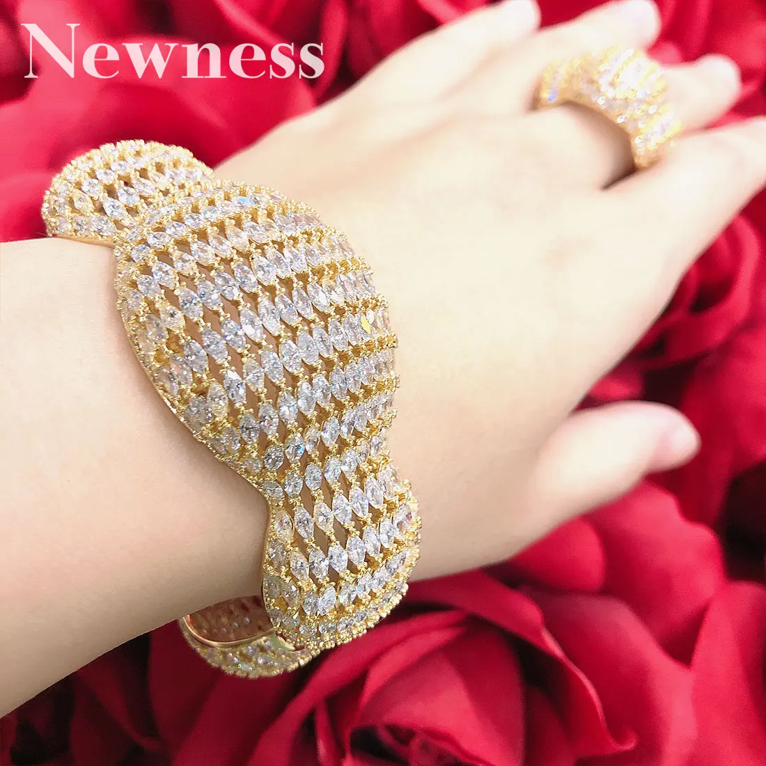 

NewnessFashion Luxury Super 3 Tone Boom Flowers AAA Cubic Zirconia Women Engagement Party Width Bracelet Bangle And Ring Set