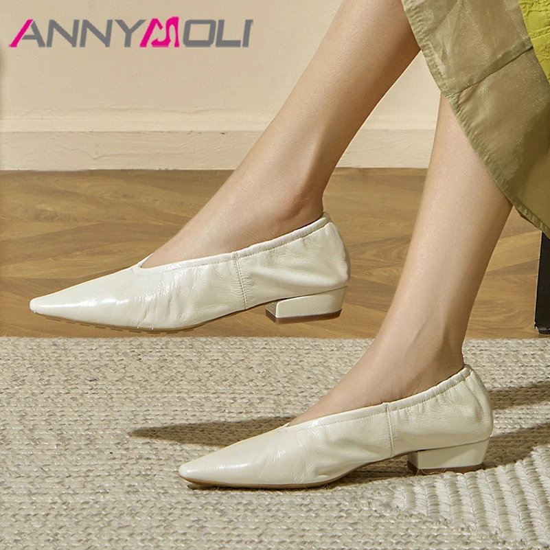 

ANNYMOLI Glove Shoes Women Genuine Leather Med Heels Pointed Toe Pumps Thick Heel Pleated Ladies Footwear Spring White Size 40
