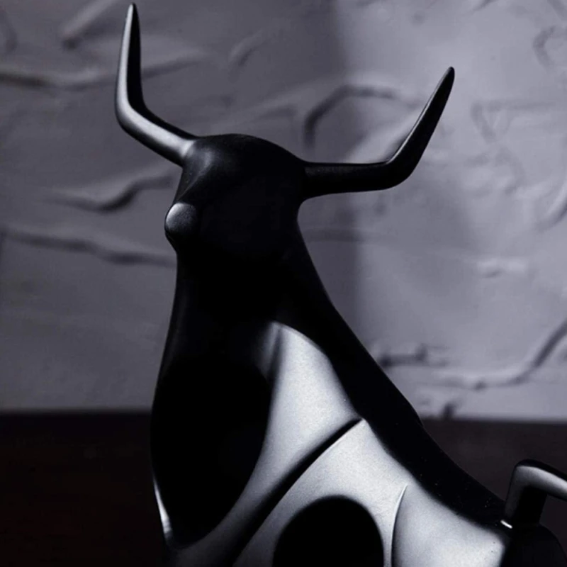 

Creative Cow Ornaments Ox Figurine Lucky Resin Bull Crafts Office Table Decorations Fashion