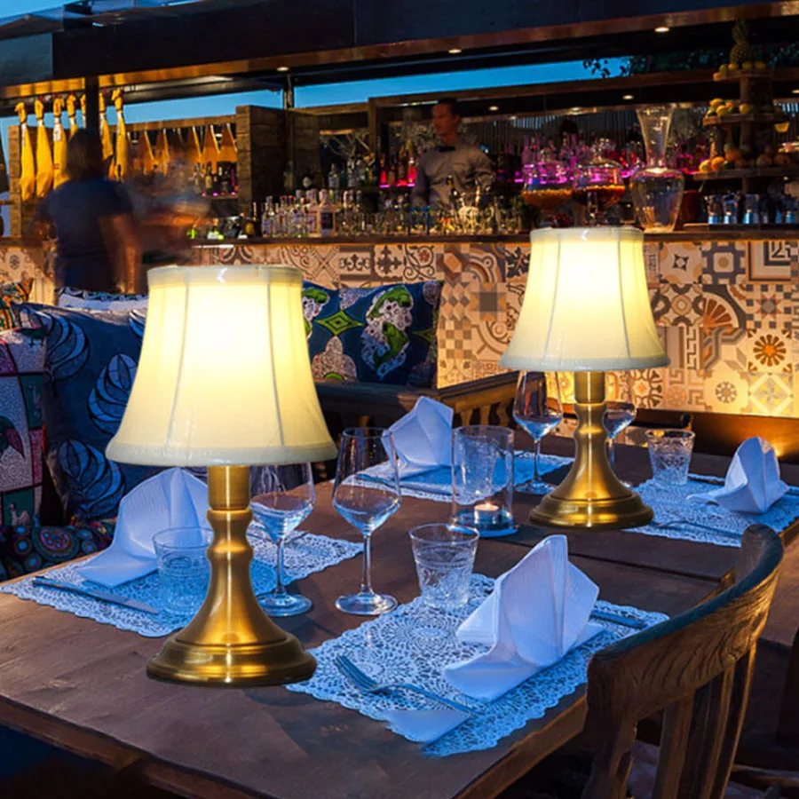 Винтажный светодиодный барный столик с абажуром из ткани прикроватный