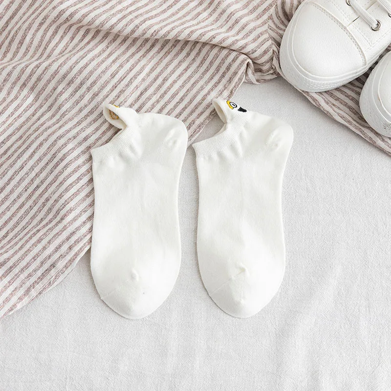 White 1 пара ярких цветов женские хлопковые летние Kawaii вышитые выразительные женские носки счастливые модные забавные носки до лодыжки - Цвет: White