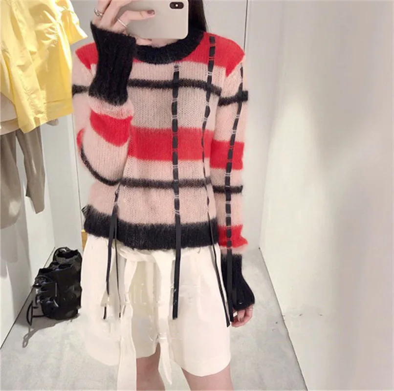 Женский мохеровый свитер осенний с вырезом лодочкой и длинным рукавом полосатые