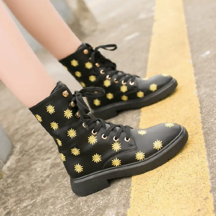 

Женские ботильоны из натуральной кожи, с цветочной вышивкой