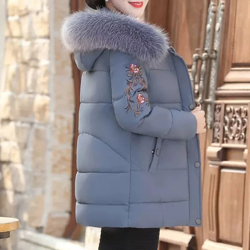 Женское пальто с капюшоном зимнее хлопковое на молнии длинным рукавом теплая