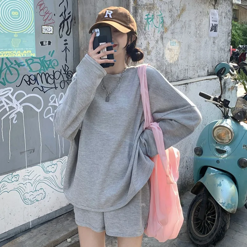 

3Soild colors two pcs set summer 2021 Korean style Long sleeve sweatshirt+Elastic short 2pcs set women clothing set (W63890
