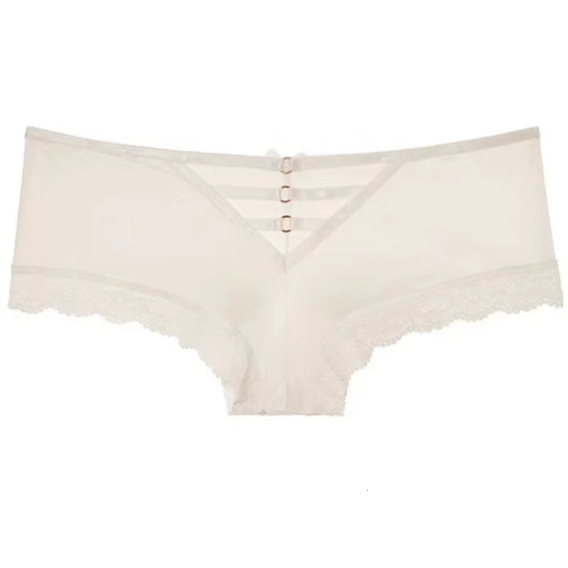 Трусы женские SP &amp CITY из вискозы однотонные бесшовные с кружевной каймой |