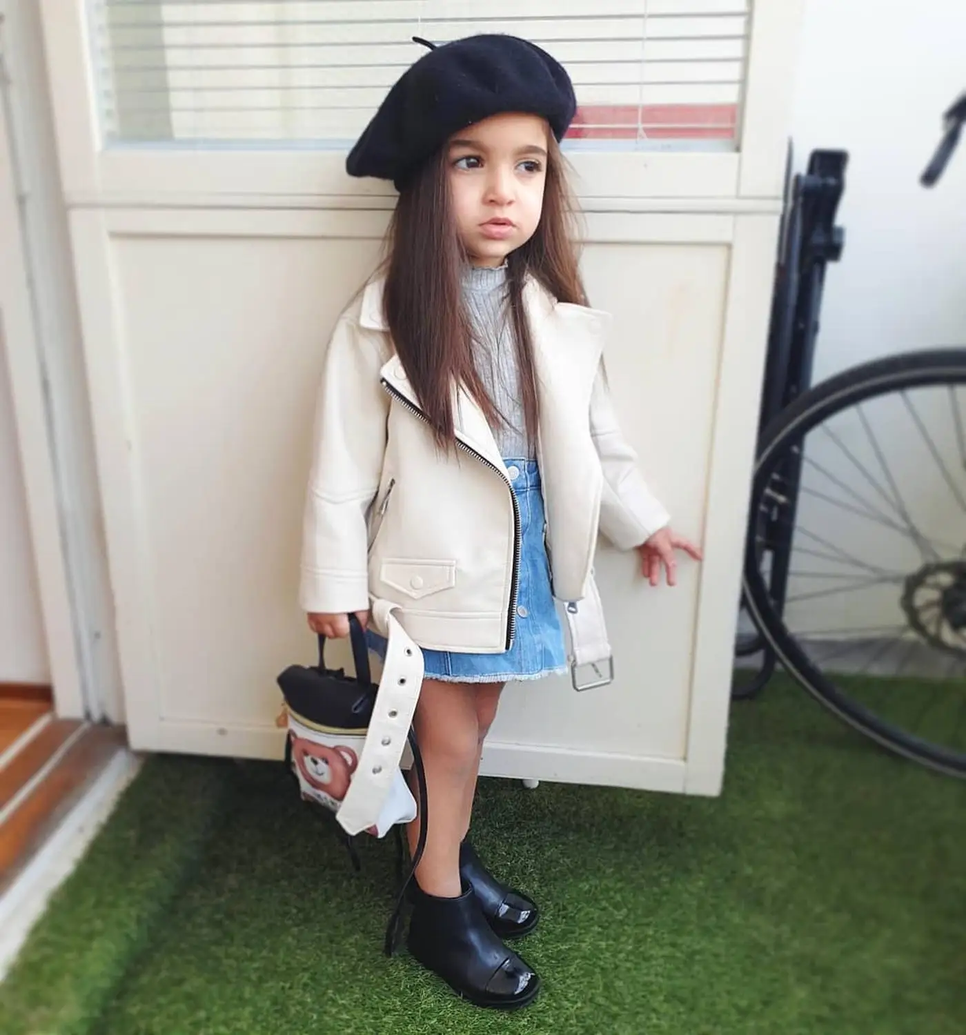 Брендовые Белые Куртки из искусственной кожи на молнии для девочек