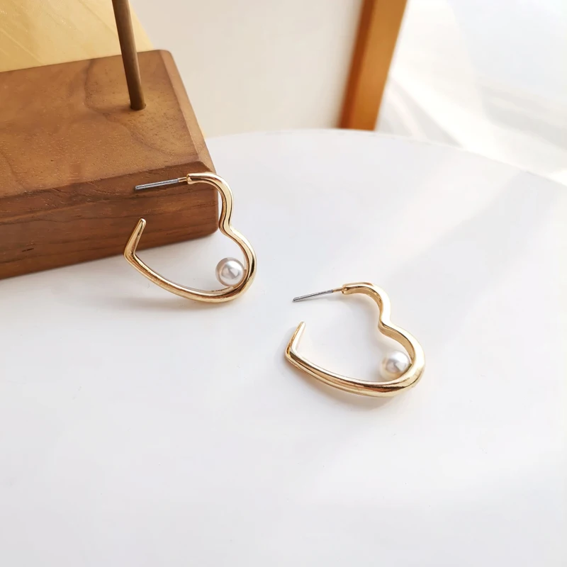 

Mihan S925 needle Women Jewelry Love Earrings Simply Deign Sweet Korean Temperament Heart Earrings For Girl Lady Gifts