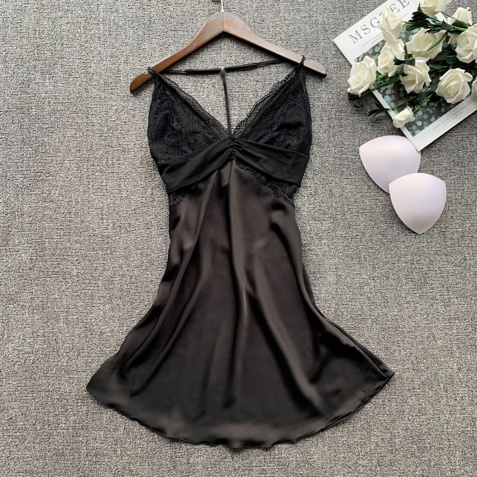 

Women Backless Nightgown Sexy Lace Nightdress V-neck Sleep Dress Satin Spaghetti Strap Sleepwear Female Summer Home Dress