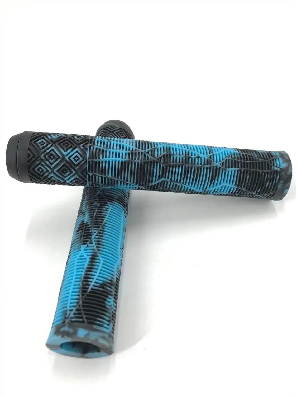 BMX трюковый скутер ручки супер мягкий прочный 166 мм Резина для продажи - Цвет: black blue mixed