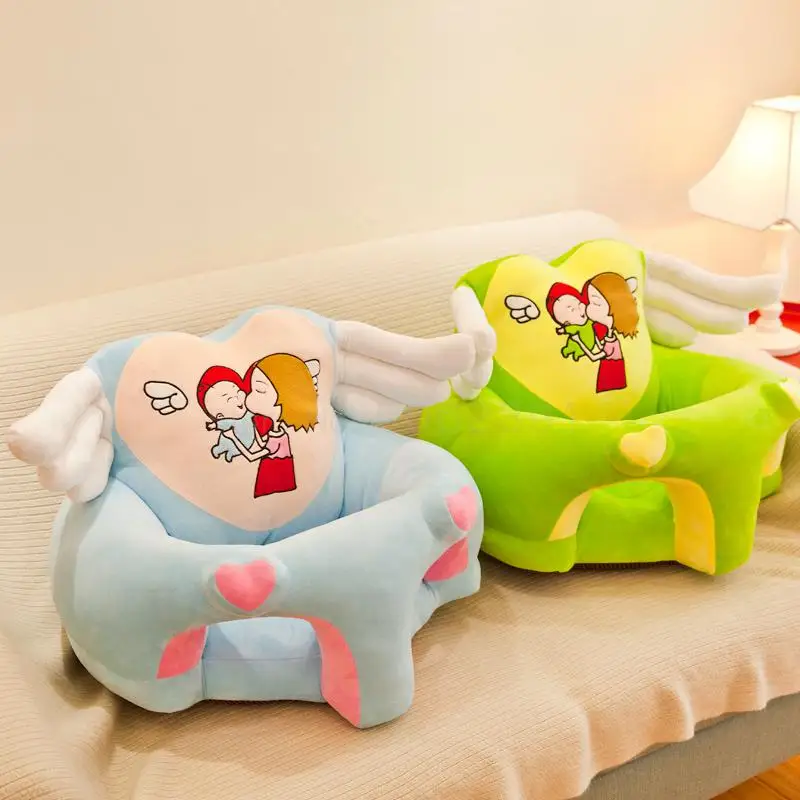 Учиться сидеть артефакт ребенок учится на диване детское кресло спинка