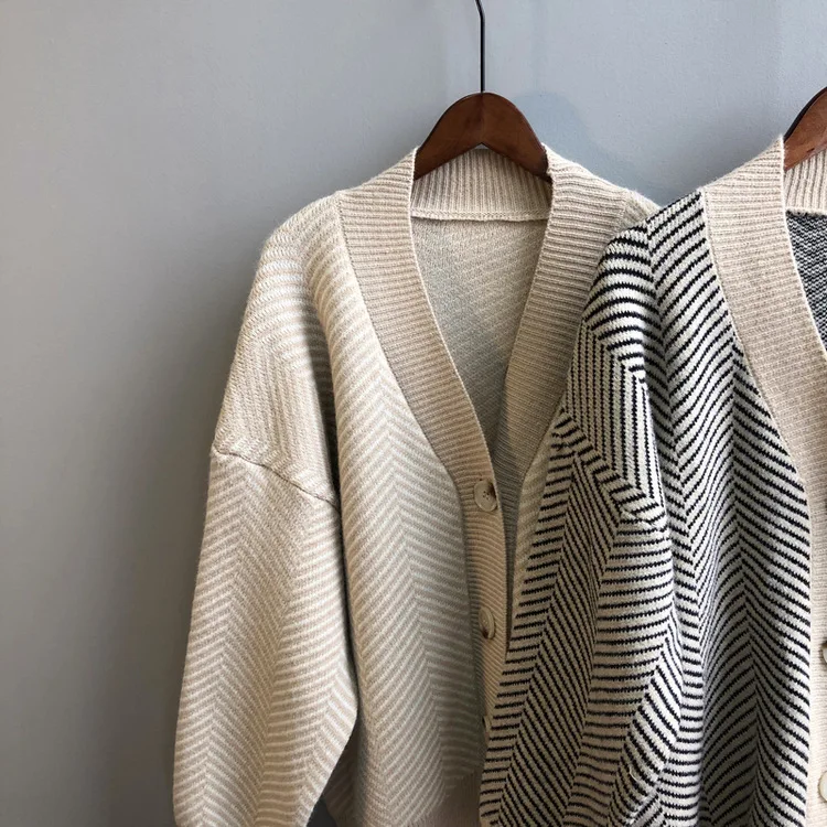 

2020 Women Autumn Spring V-Neck Knitted Striped Women Sweater Coat Cardigans Long Sleeve Women Poncho Sweaters Pull Femme