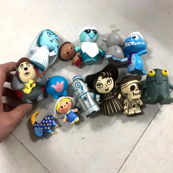 

I don't know what this toy is but it looks nice right Very nice doll model figure