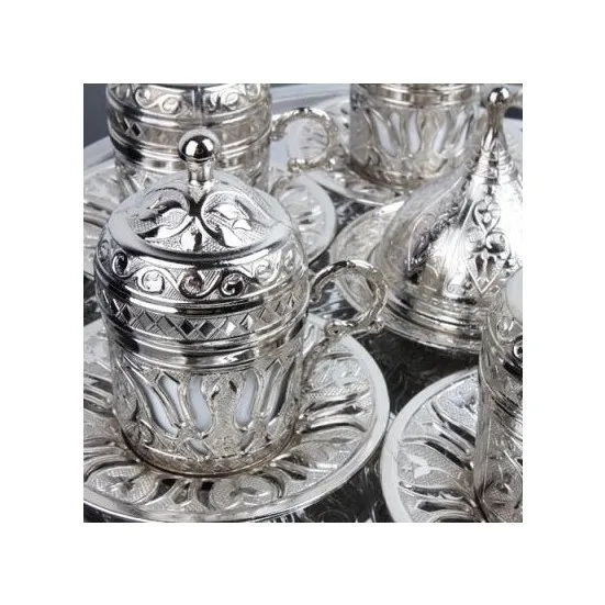 Набор из 6 серебряных чашек для турецкого кофе с блюдцами из фарфора в стиле моды и подставками из серебристой керамики для чая и кофе.