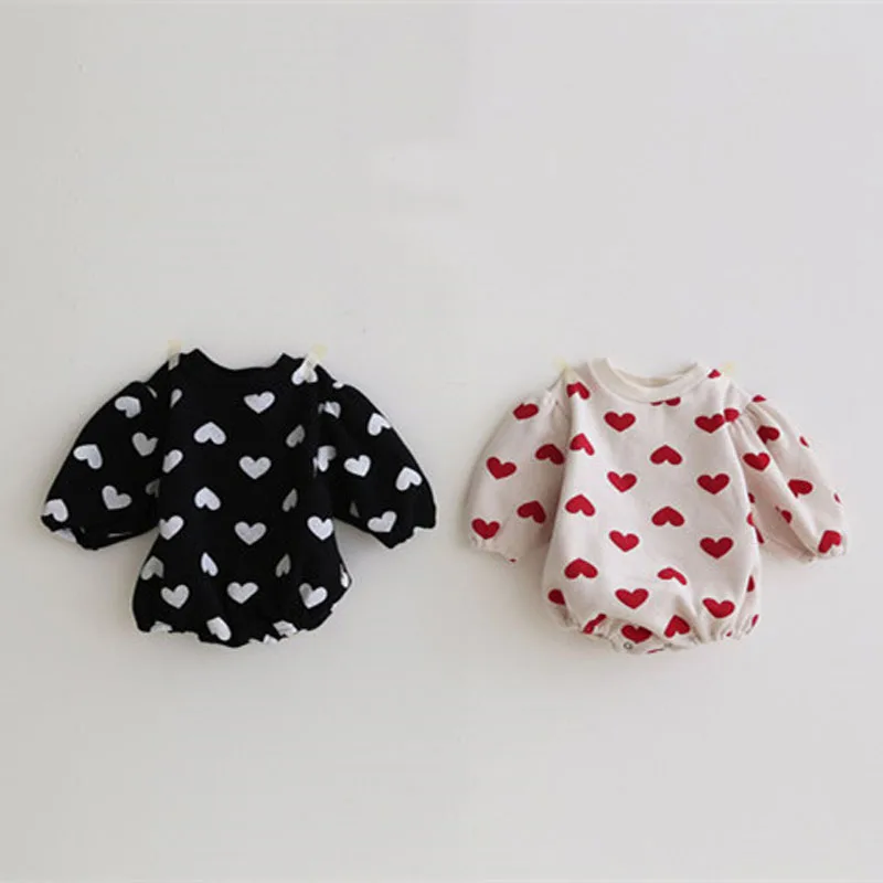 Детский цельный комбинезон MILANCEL боди с пышными рукавами и принтом сердечек для