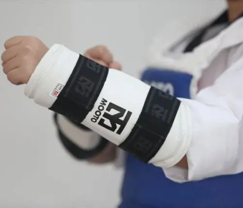 Arm guard MOOTO тхэквондо Защита предплечья голень протектор для рук WTF Муай Тай и тхэквондо коленные накладки для каратэ Защита ног боксерская рука защита локтя - Цвет: Arm guard