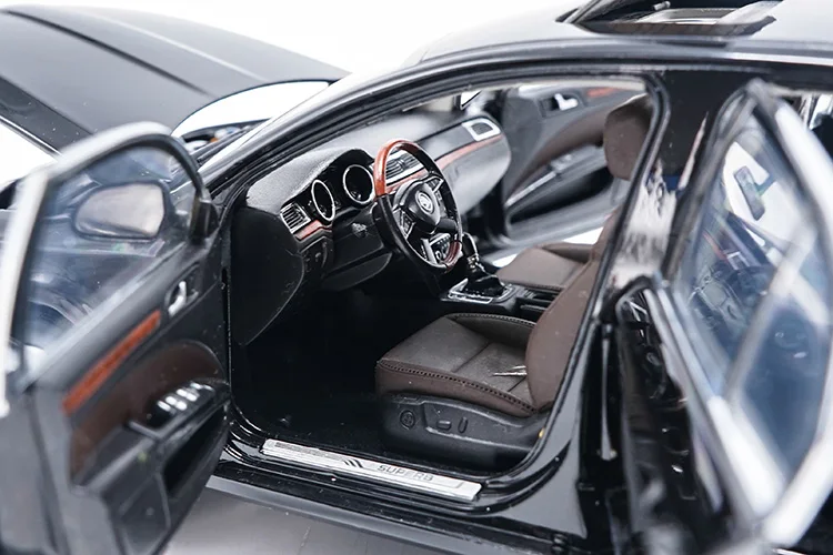 1:18 Skoda Superb сплав модель автомобиля статические металлические модельные автомобили оригинальная коробка для коллекции подарков