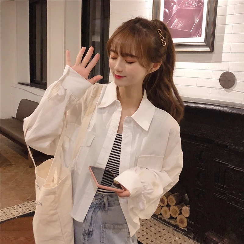 

YOSIBCD Women 2021 Fashion Oversized Pockets Cropped Blouses Vintage Lapel Collar Long Sleeve Female Shirts Blusas Chic Tops