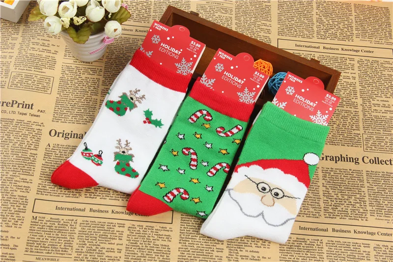 1 pair Casual Women Christmas socks Funny Cartoon Snowman Santa Claus elk flake socks Cotton Christmas Gift for women
