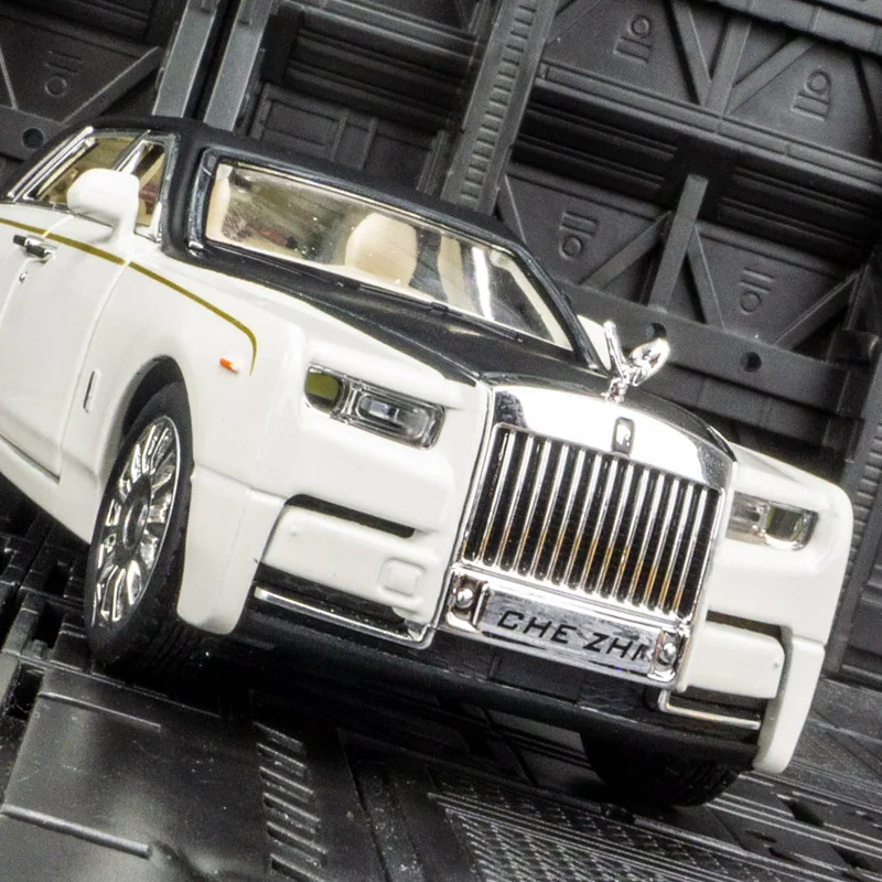 

Модель автомобиля из металлического сплава в рулонах-Royce Phantom, 1/32