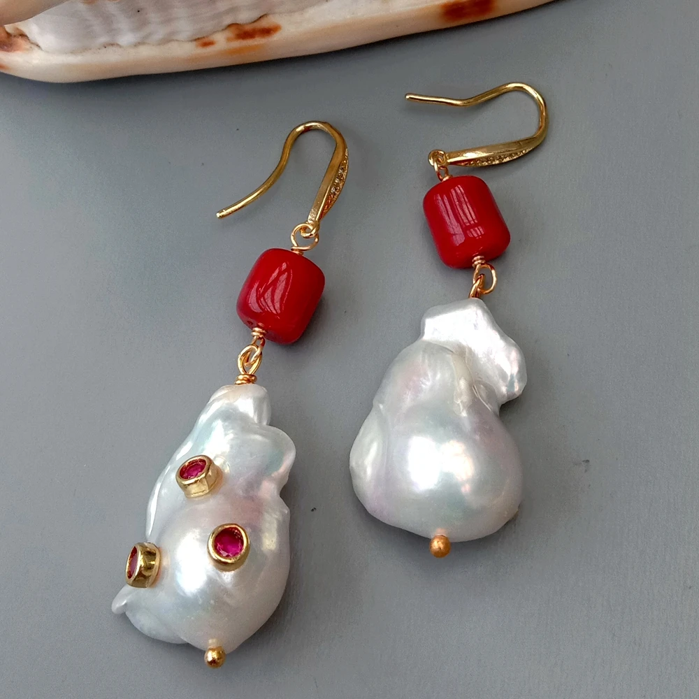 Ожерелье из пресноводного культивированного белый жемчуг красный коралловый