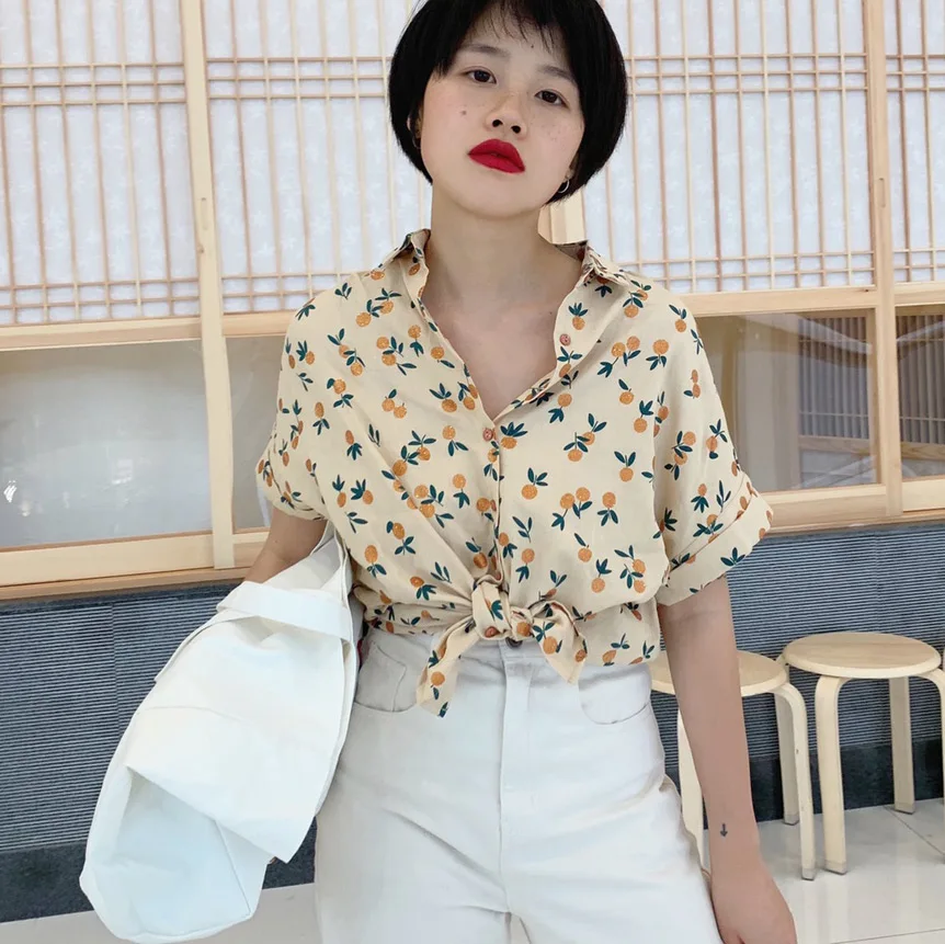 Женская обувь высокого качества небольшой оранжевого цвета с короткими рукавами