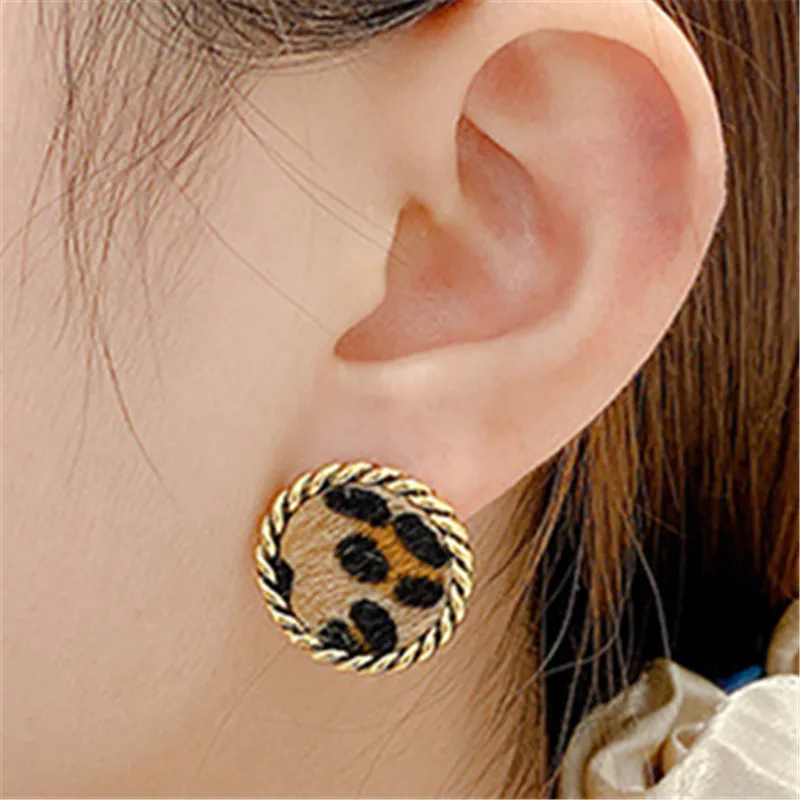 

New Fashion Velvet Fabric Earrings Round Buttons Elegant Retro Earrings Ladies Fashion Jewelry Gifts