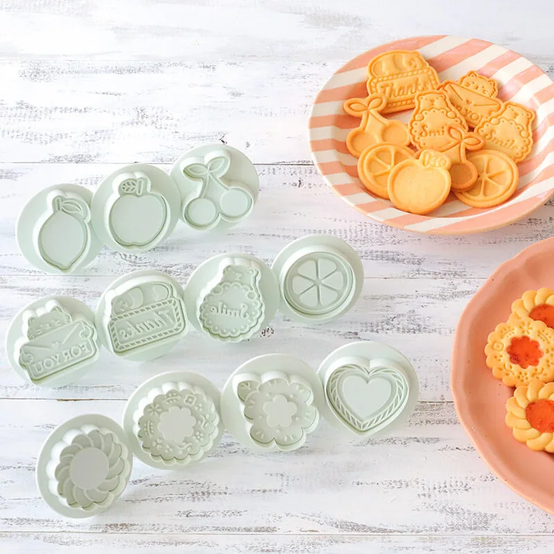 

Cookie Plunger Mould Set Flower Love Heart Fruit Cat Christmas Cookie Cutter Baking Mold Valentine's Day Sandwich Biscuit Mould