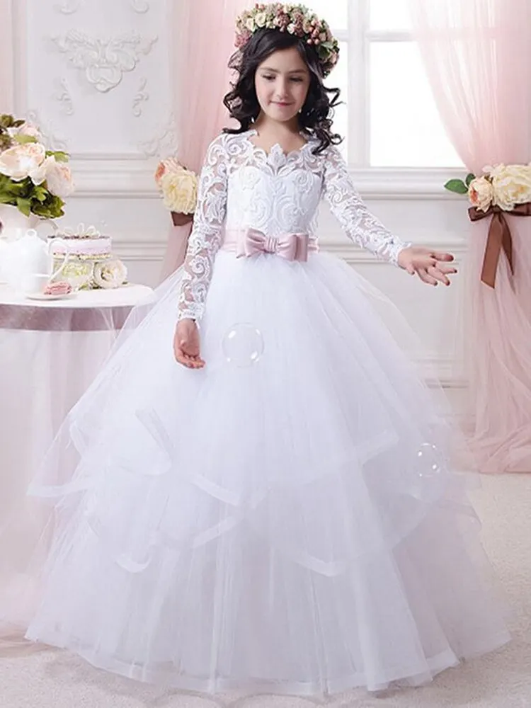 

Детское платье с аппликацией, длинным рукавом и бусинами