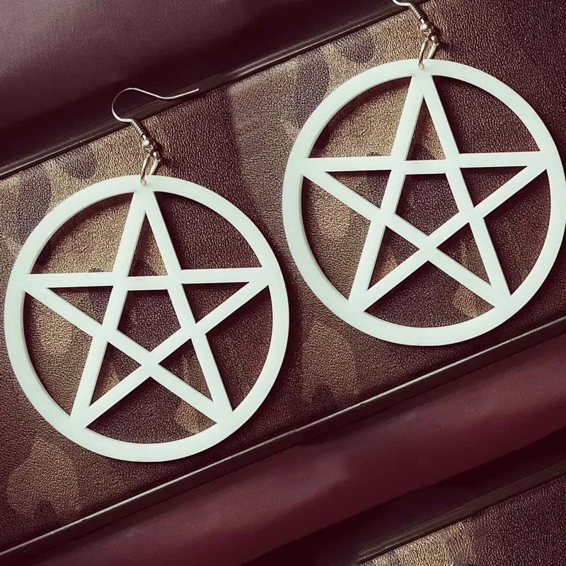White Pentacle Нео-готика, Харадзюку стиль перевёрнутый крест серьги пентаграмма модные классические Асимметричная акриловые серьги Для женщин pendientes E18038 - Окраска металла: White Pentacle