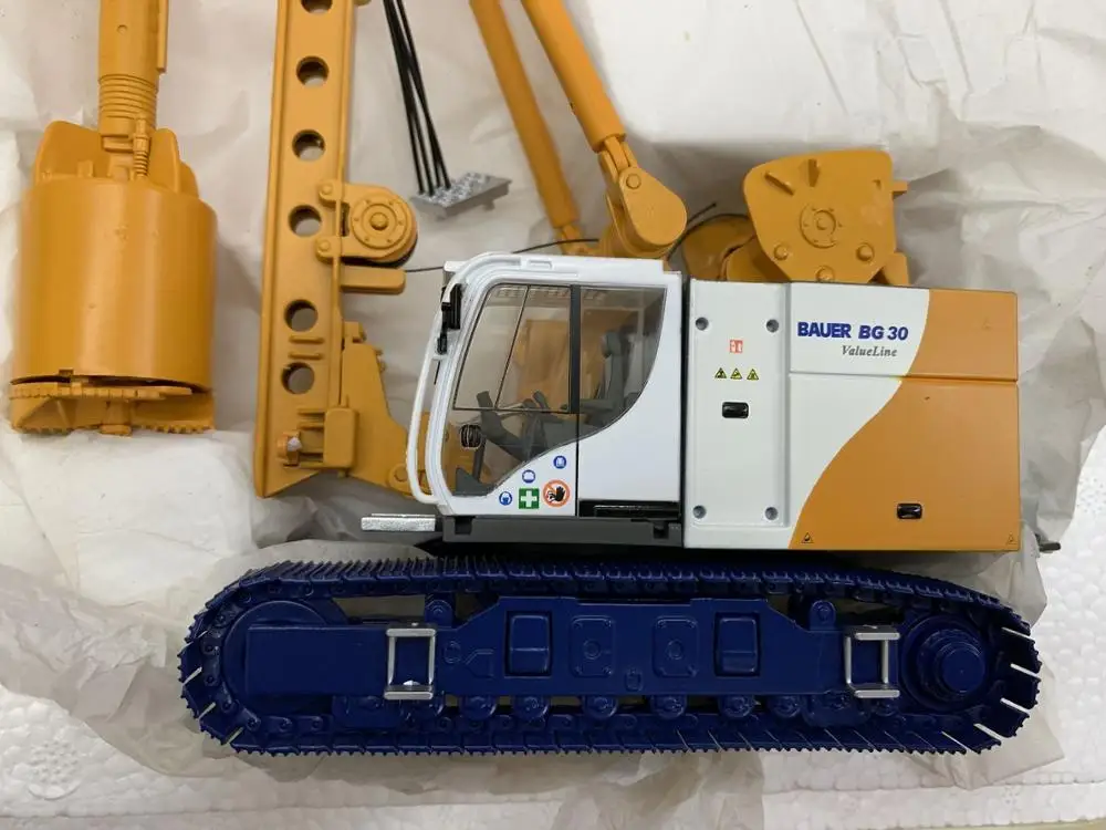 Bauer вращающаяся буровая установка BG 30 Valueline BT 80 1/50 литая модель|construction vehicle toys|vehicles