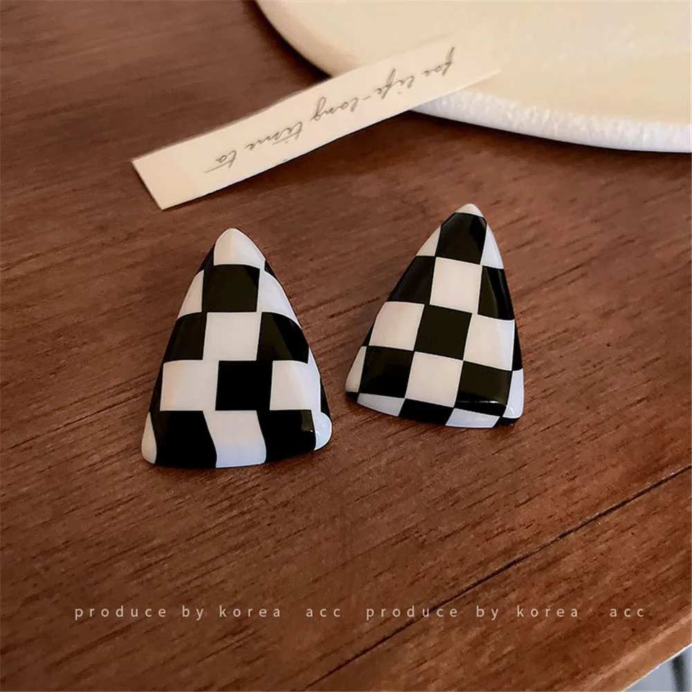 

925 silver needle triangle design earrings Korean new black and white chessboard wild earrings simple personality trend earrings