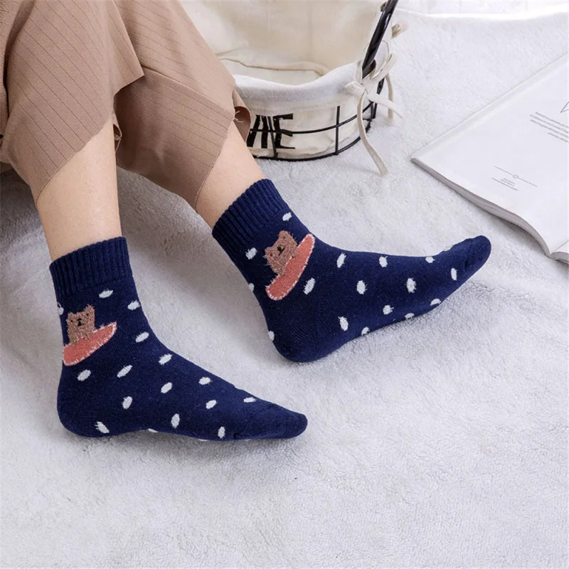 

4 Pairs/Lot Autumn/Winter New Women Thicker Keep Warm Socks 3D Dimensional Cartoon Socks Creative Socks Breathable Socks