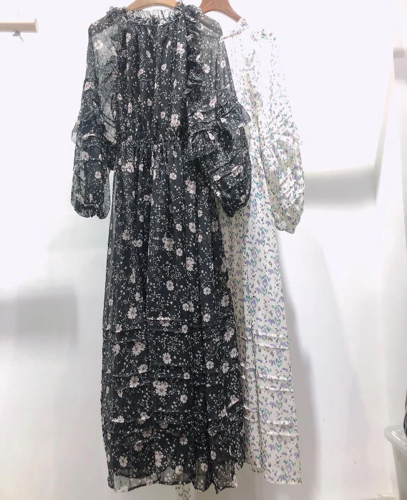 Женское платье средней длины черное зеленое с цветочным принтом V-образным