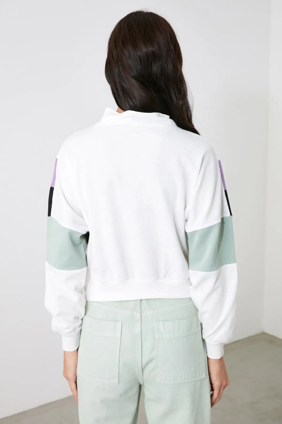 

Trendyol With Color Block Knitted Sweatshirt TWOAW21SW1741