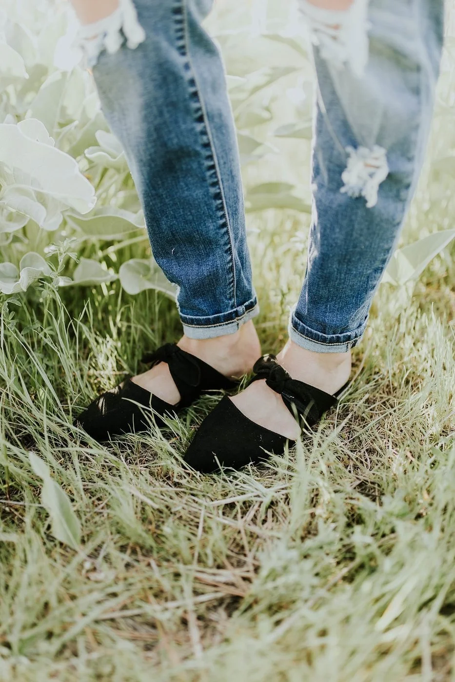 

2021 summer new spring and summer bow 40-43 pointed elegant flat heel sandals large sandals