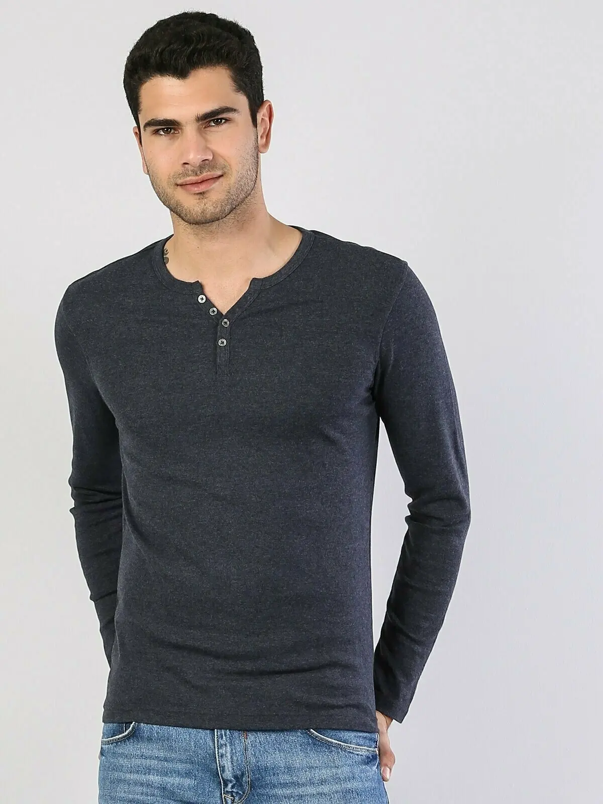 Мужская облегающая футболка с длинным рукавом Colins темно синяя CL1022847|Повседневные