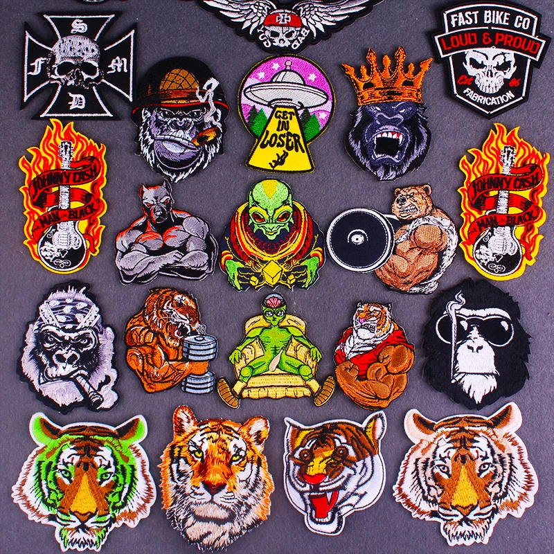 

Patches For Clothes Animal Embroidered Patches Sewing Iron on Patch Applique Fashion Alien Sewing Patch Heat-Adhesive Cloth DIY