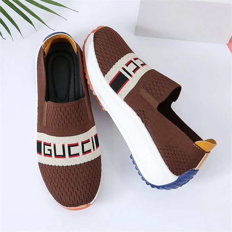 

Женские нескользящие легкие кроссовки на плоской подошве, повседневные спортивные туфли, Модные дышащие кроссовки больших размеров 35-43, но...