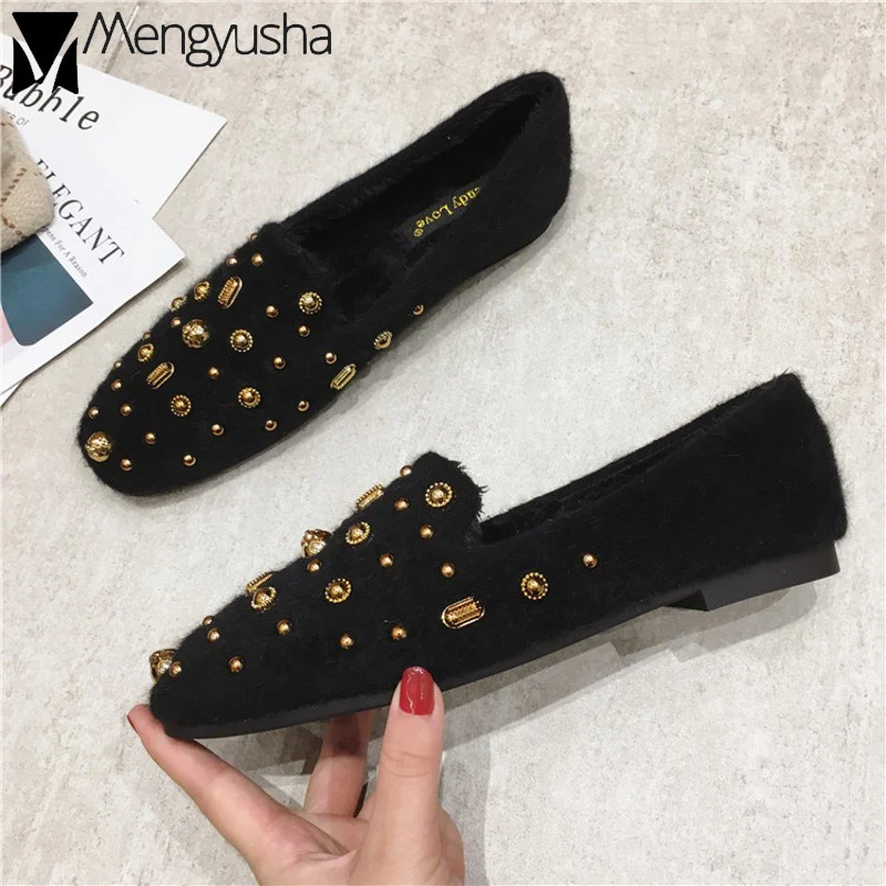 Брендовые зимние туфли с золотыми шипами плюшевые женские металлические черные