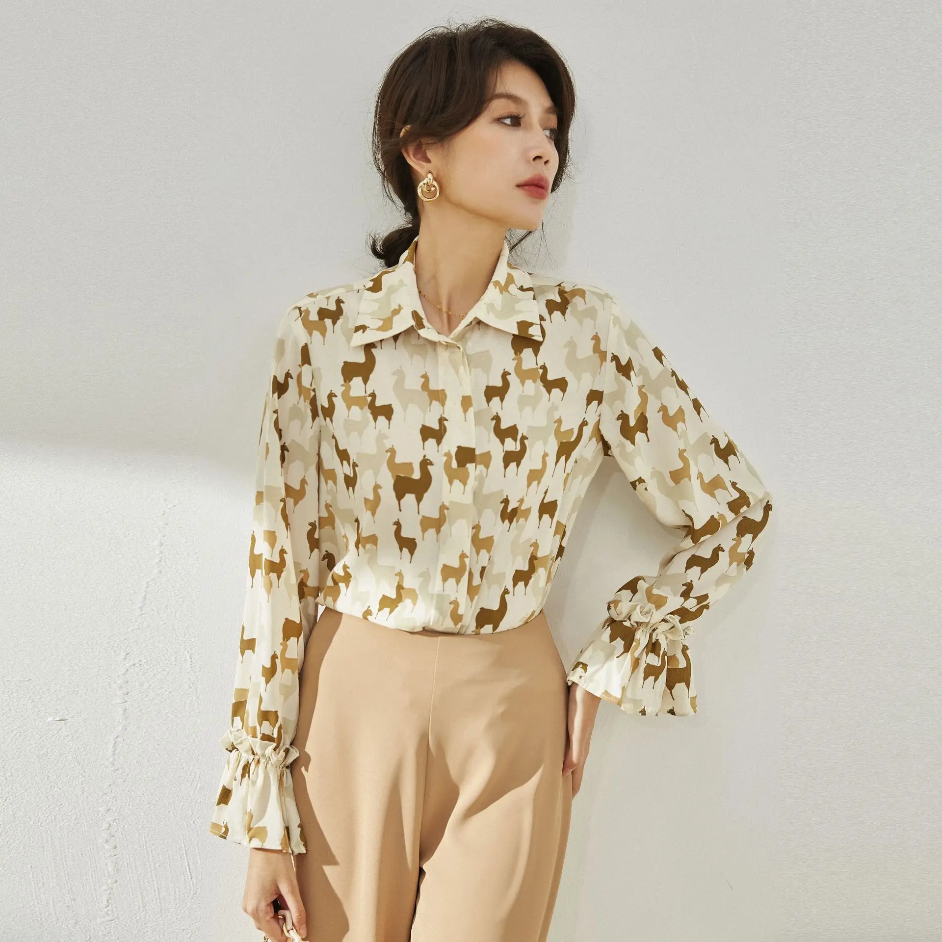 

Vintage Cartoon Print Flare Sleeve Spring Shirts Women Max Mar* Blouses Loose Ladies Tops Fashion camisas mujer 2021 New blusas