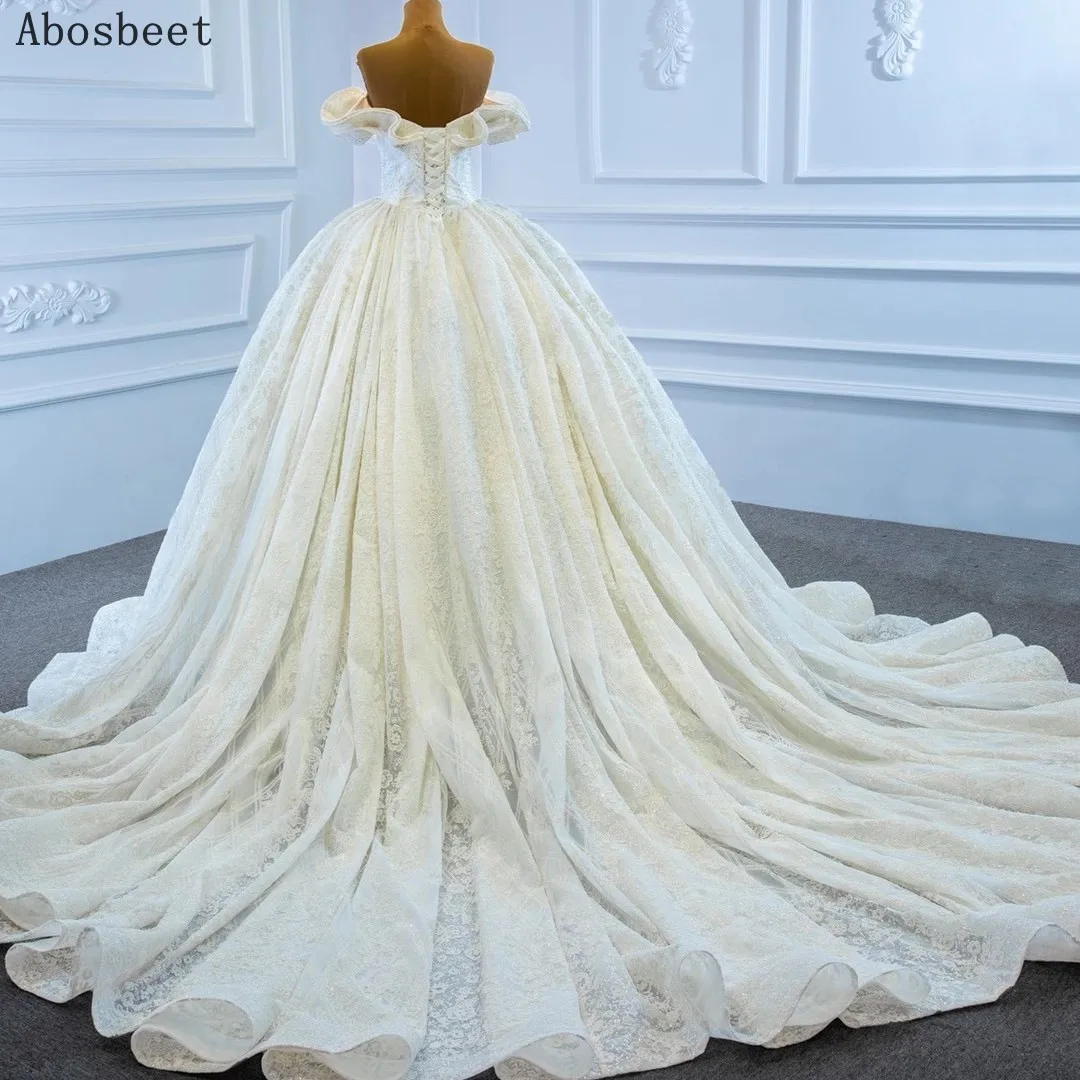 Shining 2021 Ball Gown Wedding Dress Luxury White/Ivory Wedding Gown Long Train Elegant Sweetheart Lace Beading Bridal Gown