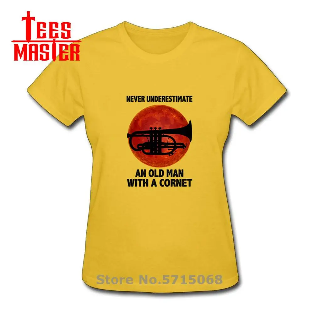 Никогда не недооценивать пожилой человек с Корнеты Футболка женская Винтаж Джаз