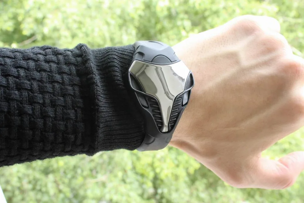 Модные креативные часы мужские светодиодные цифровые треугольный чехол