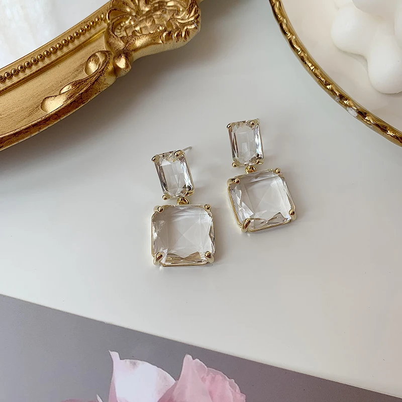 

2020 New Arrival Dominated Sweet Lovely Shiny Crystal Drop Earrings Trendy Geometric Square Senior Women Earrings Jewelry