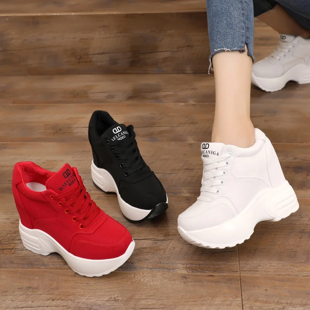 

Женские сетчатые кроссовки, повседневная обувь на платформе, каблук 10 см, дышащие, на танкетке, обувь для увеличения роста, белые, осень