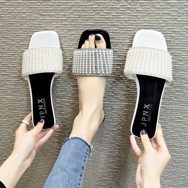 

Plus Size Slippers Women 2021 Summer Rhinestone Pearl Surface Women's Sandals Fashion Outer Wear Flat Sandals Women's Shoes