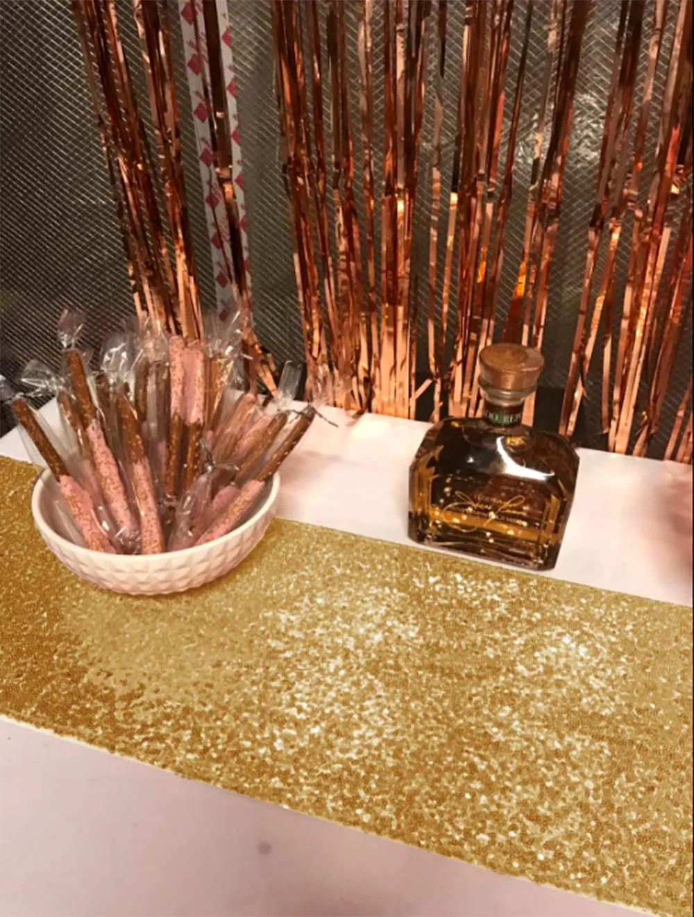 Оптовая продажа 12x72 дюймов Блестящий Роскошный вышитый стол с пайетками для